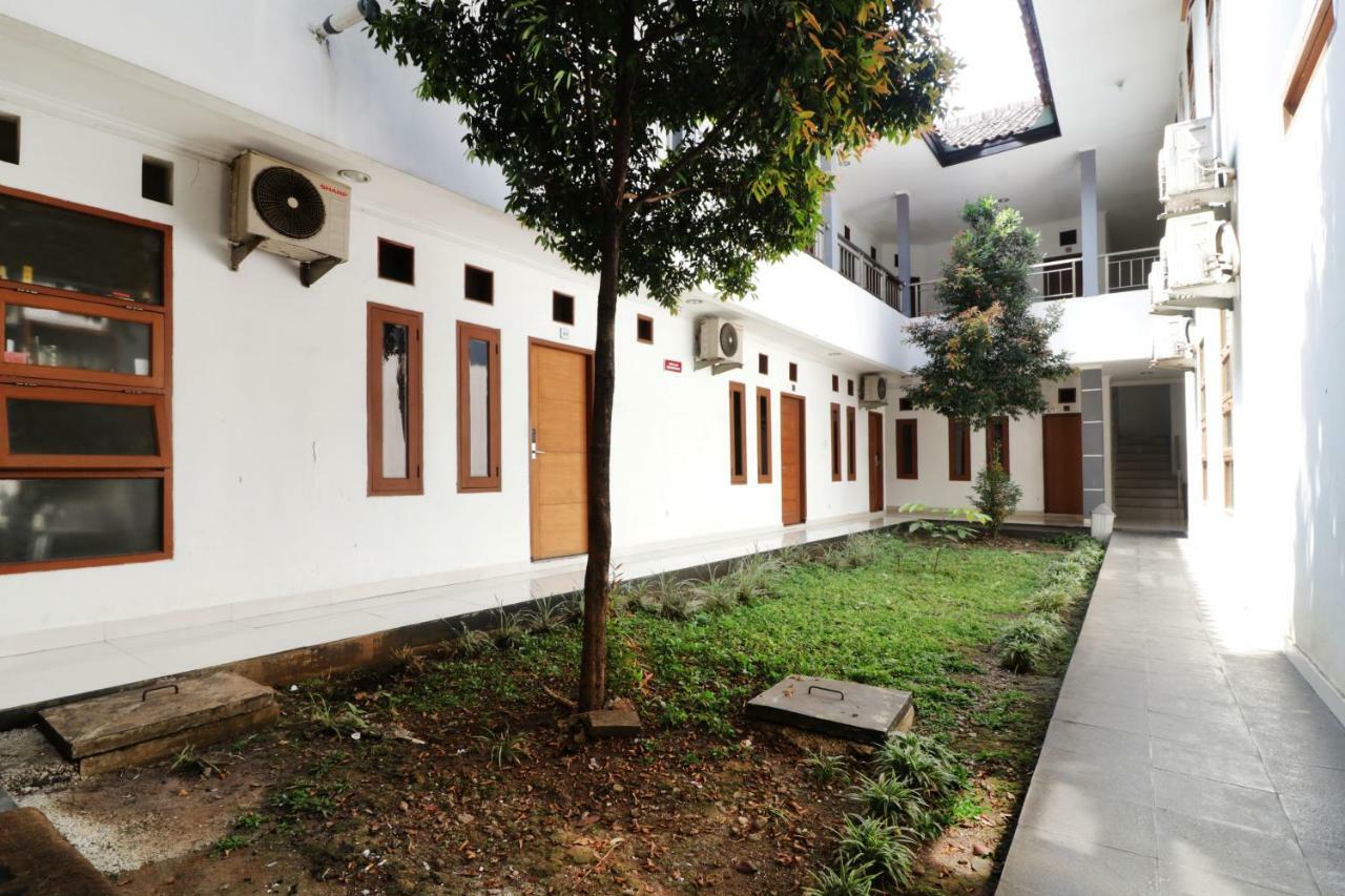 Sapadia Guest House Bandung Exterior photo